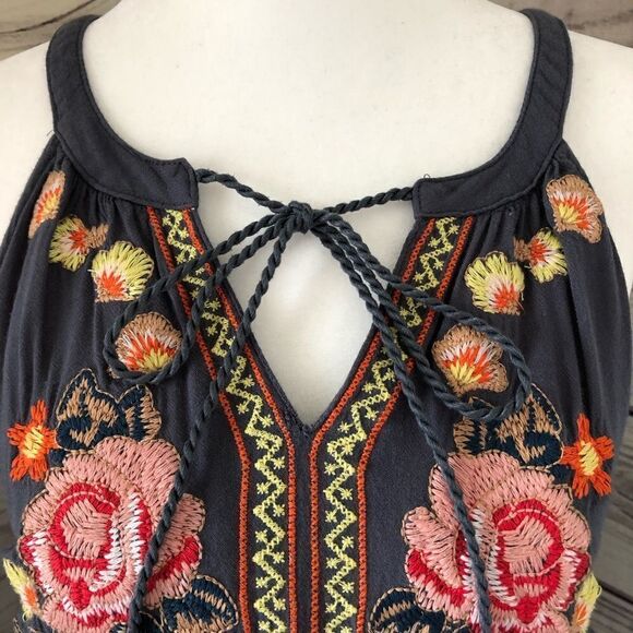 Floral Embroidered Tassel Tank Size Small - Picture 4 of 8